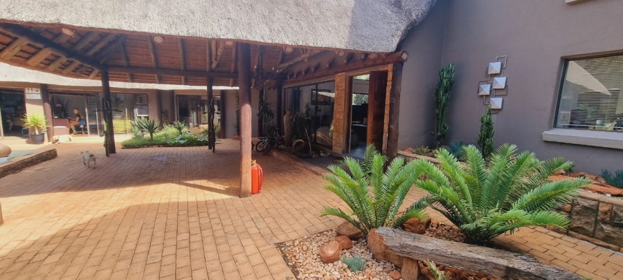 8 Bedroom Property for Sale in Kshane North West